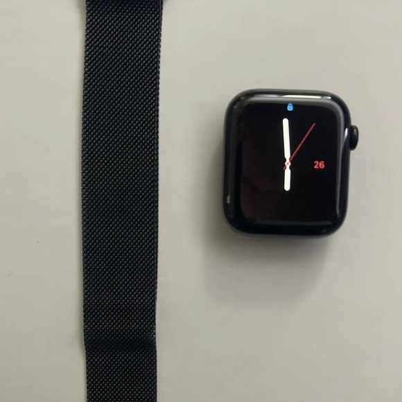 Apple Watch Series 4- 44mm STAINLESS STEEL GPS & LTE in GREAT CONDITION! - Picture 3 of 3